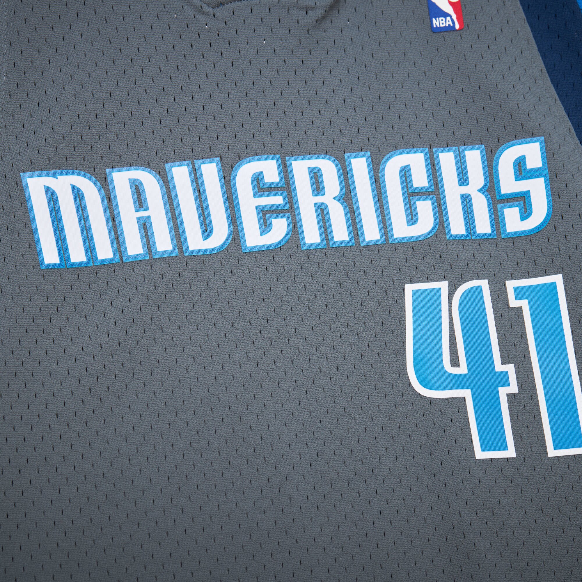 Dirk Nowitzki Dallas Mavericks Mitchell & Ness 2003\/04 Hardwood Classics Swingman Jersey - Gray