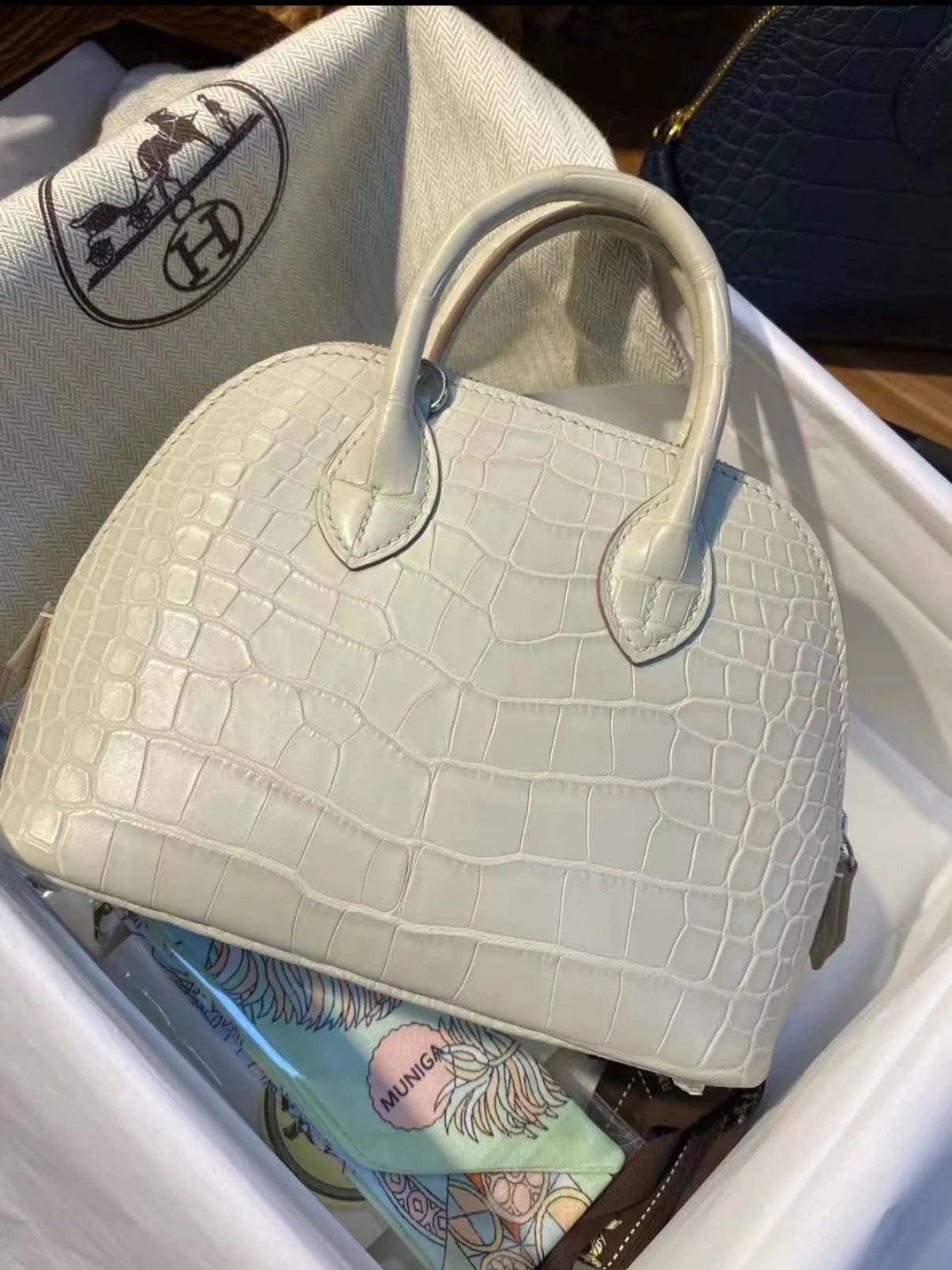 Bolide Mini 18CM Matte crocodile leather White - MOVEMENTARTISAN