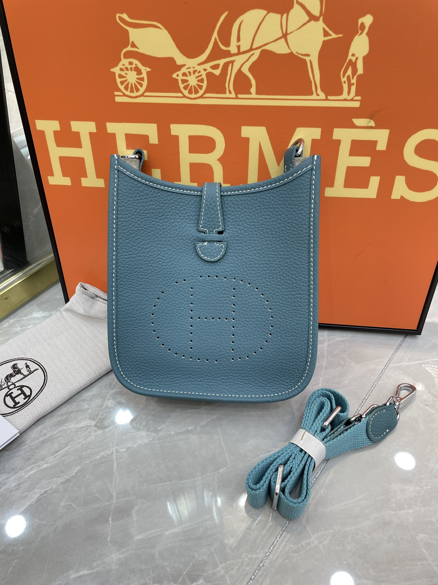 Evelyn 16-19 custom - MOVEMENTARTISAN