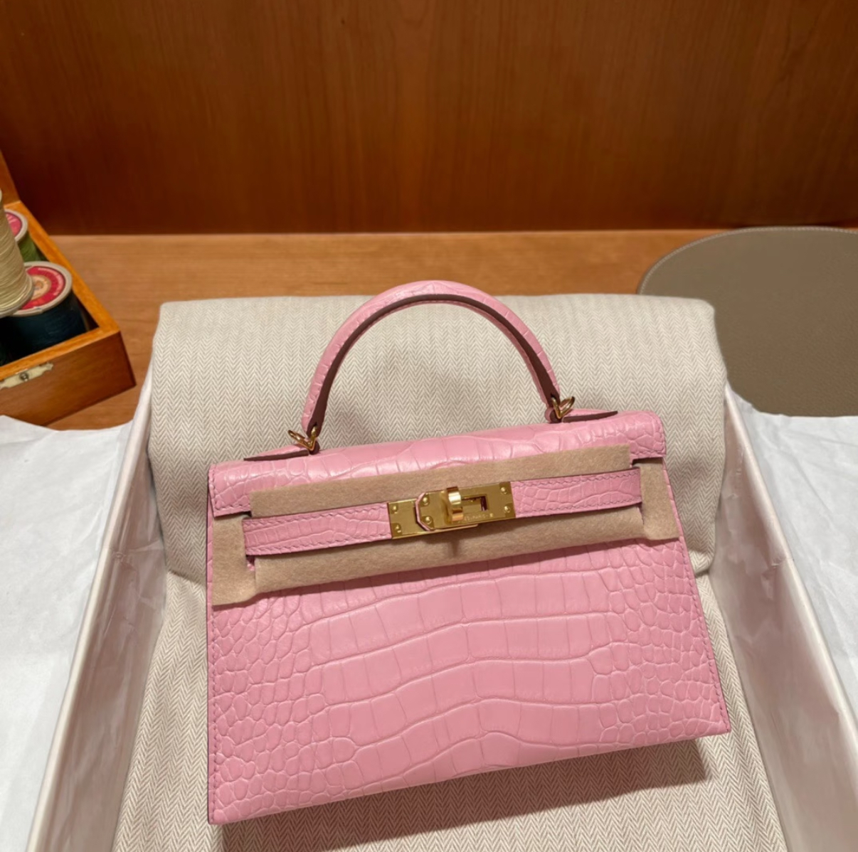 Kell mini 2 light pink Matte crocodile leather custom - MOVEMENTARTISAN