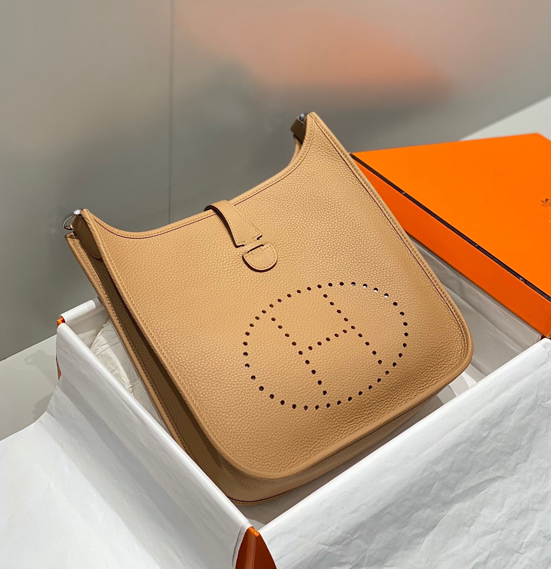 Evelyn 16-29 custom - MOVEMENTARTISAN