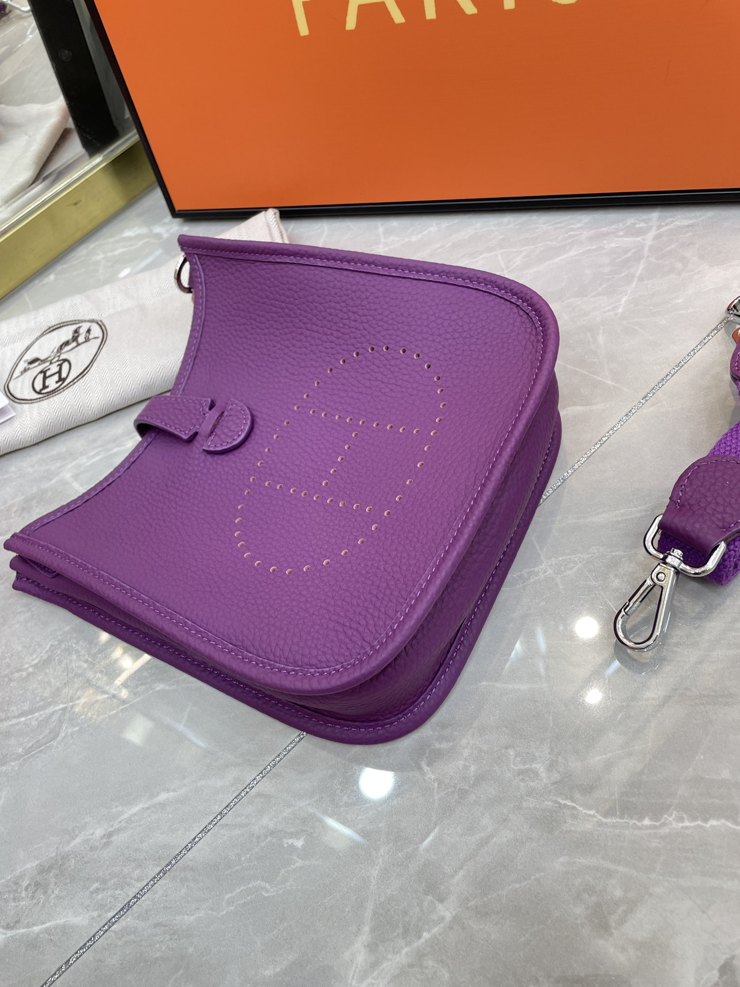 Evelyn 16-19 custom - MOVEMENTARTISAN