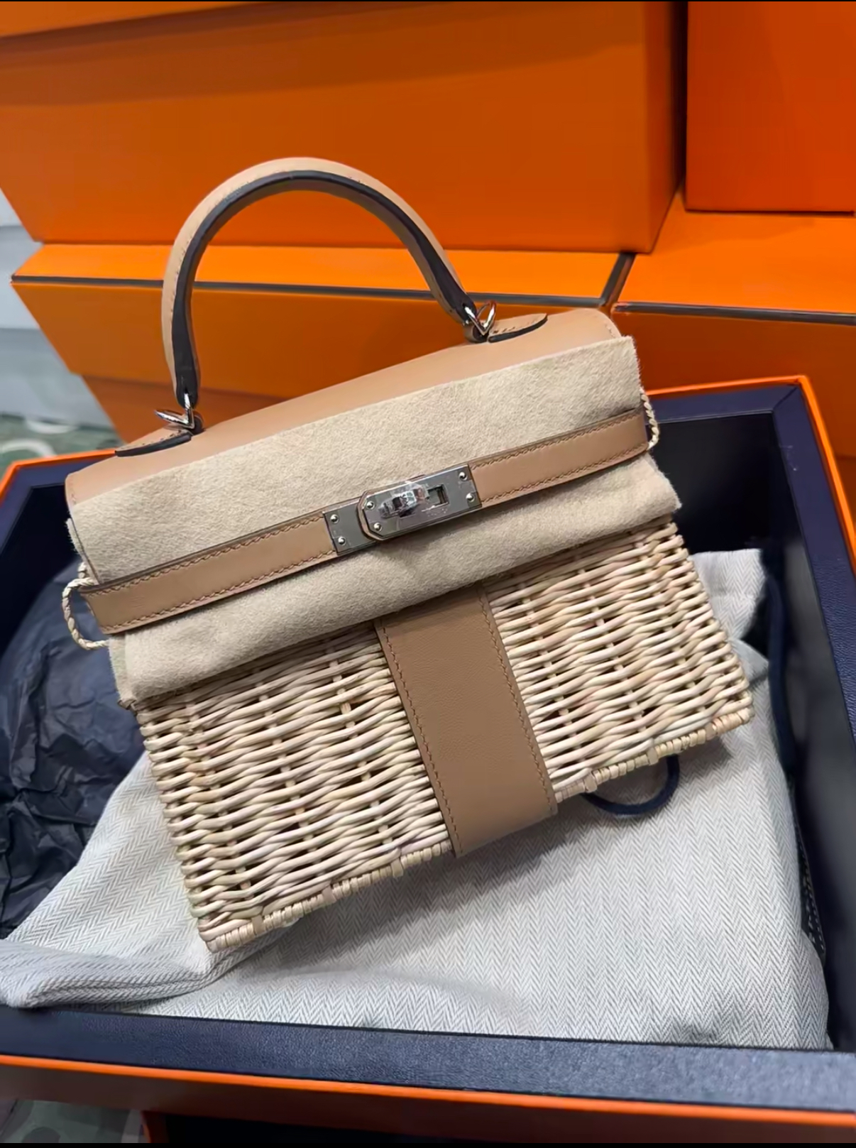 Kelly 30-35 Picnic Milk Tea - MOVEMENTARTISAN