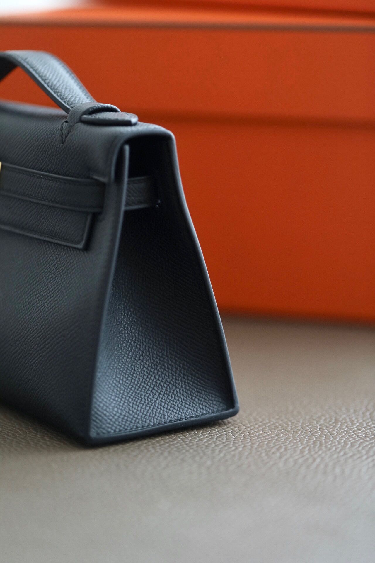 Kelly1 Mini 22 Epsom - MOVEMENTARTISAN