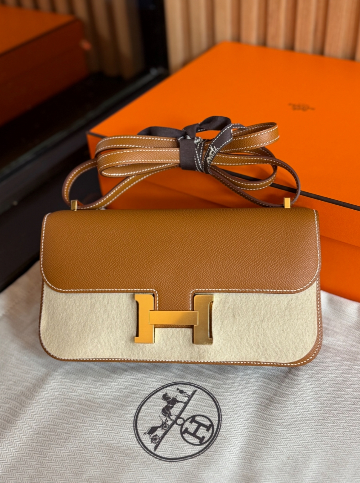 Constance gold brown gold buckle - MOVEMENTARTISAN