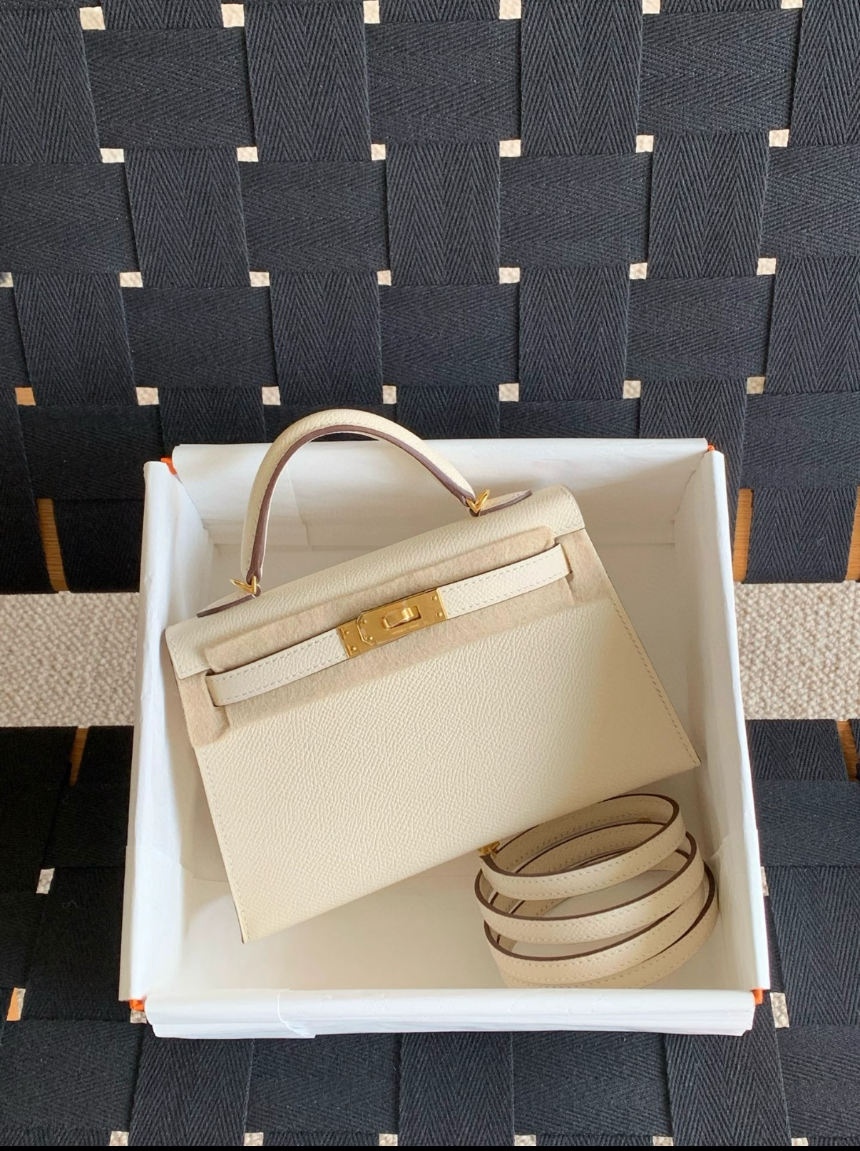 Kelly mini 2 19 crema EPSOM fibbia oro personalizzata - MOVEMENTARTISAN