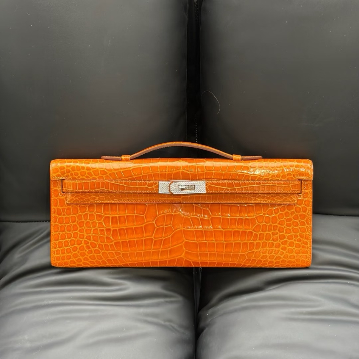 Kelly cut shiny crocodile leather - MOVEMENTARTISAN