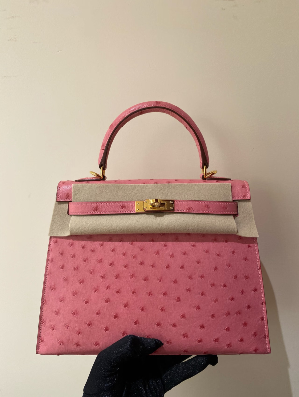 Kelly 25-28 Ceramic Pink Ostrich Leather Custom Gold buckle - MOVEMENTARTISAN