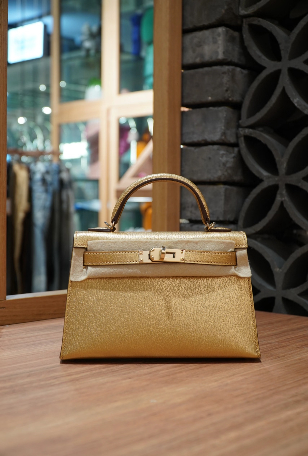 Kelly Mini 2 Olympic Gold Goat leather Custom - MOVEMENTARTISAN