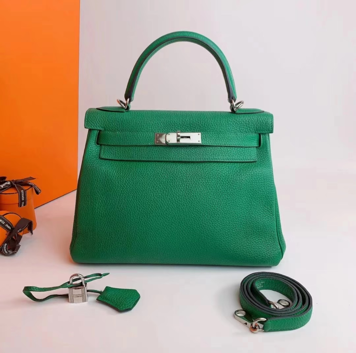 Kelly 28 Vert Comics Silver Buckle Custom - MOVEMENTARTISAN