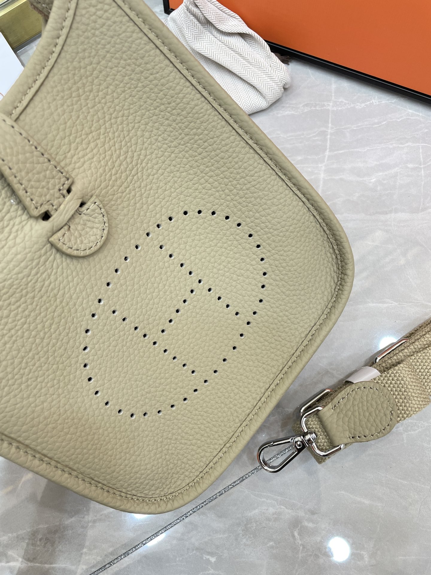 Evelyn 16-19 custom - MOVEMENTARTISAN