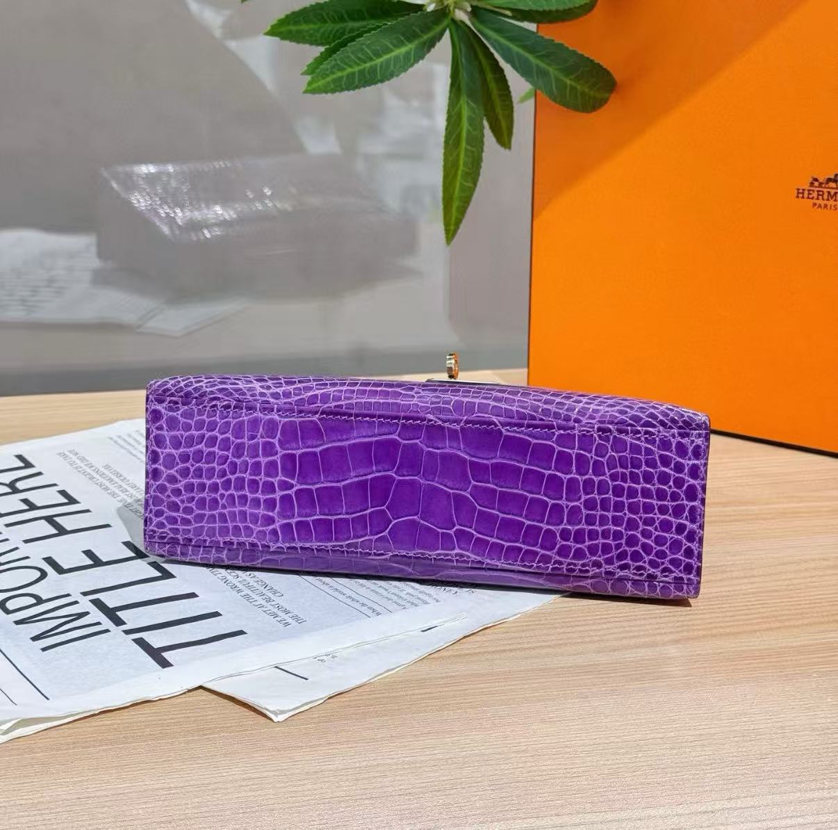 mini Kelly 1 generation purple shiny crocodile leather with gold buckle - MOVEMENTARTISAN
