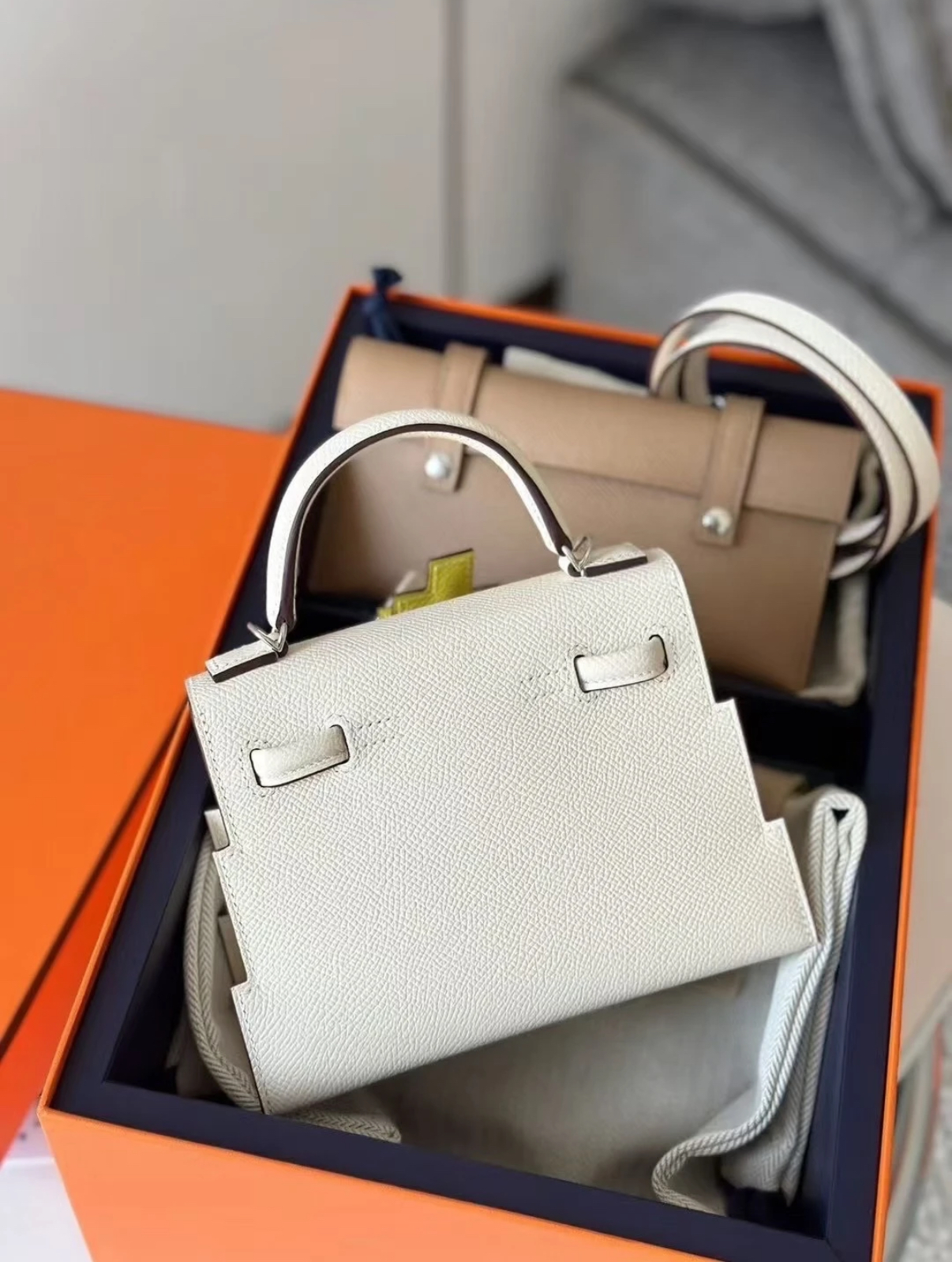 kelly Dole picto nata Cream white custom - MOVEMENTARTISAN