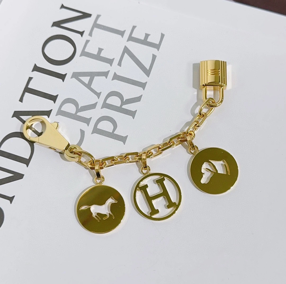 OLGA pendant - MOVEMENTARTISAN