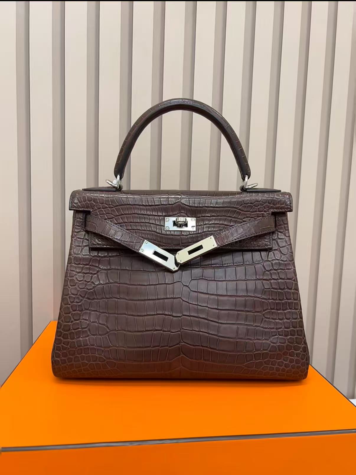 Kelly dark brown 25-32 matte crocodile leather custom - MOVEMENTARTISAN