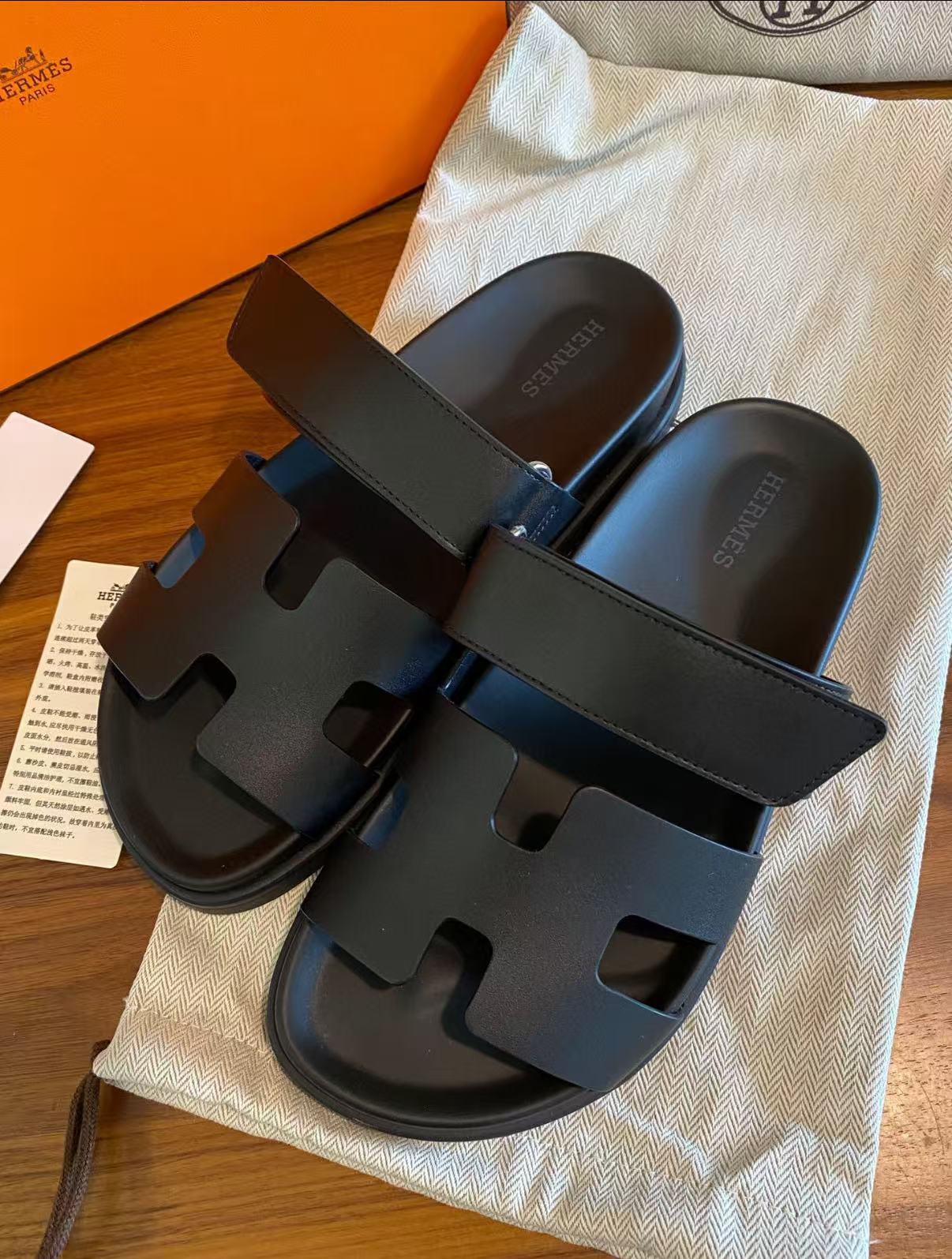 Men's slippers black - MOVEMENTARTISAN