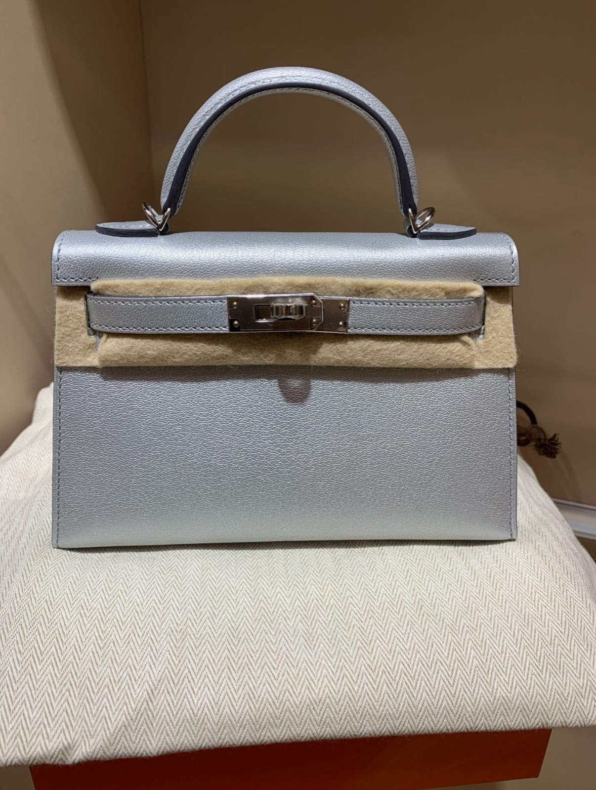 Kelly Mini 2 Olympic Silver Goat leather Custom - MOVEMENTARTISAN