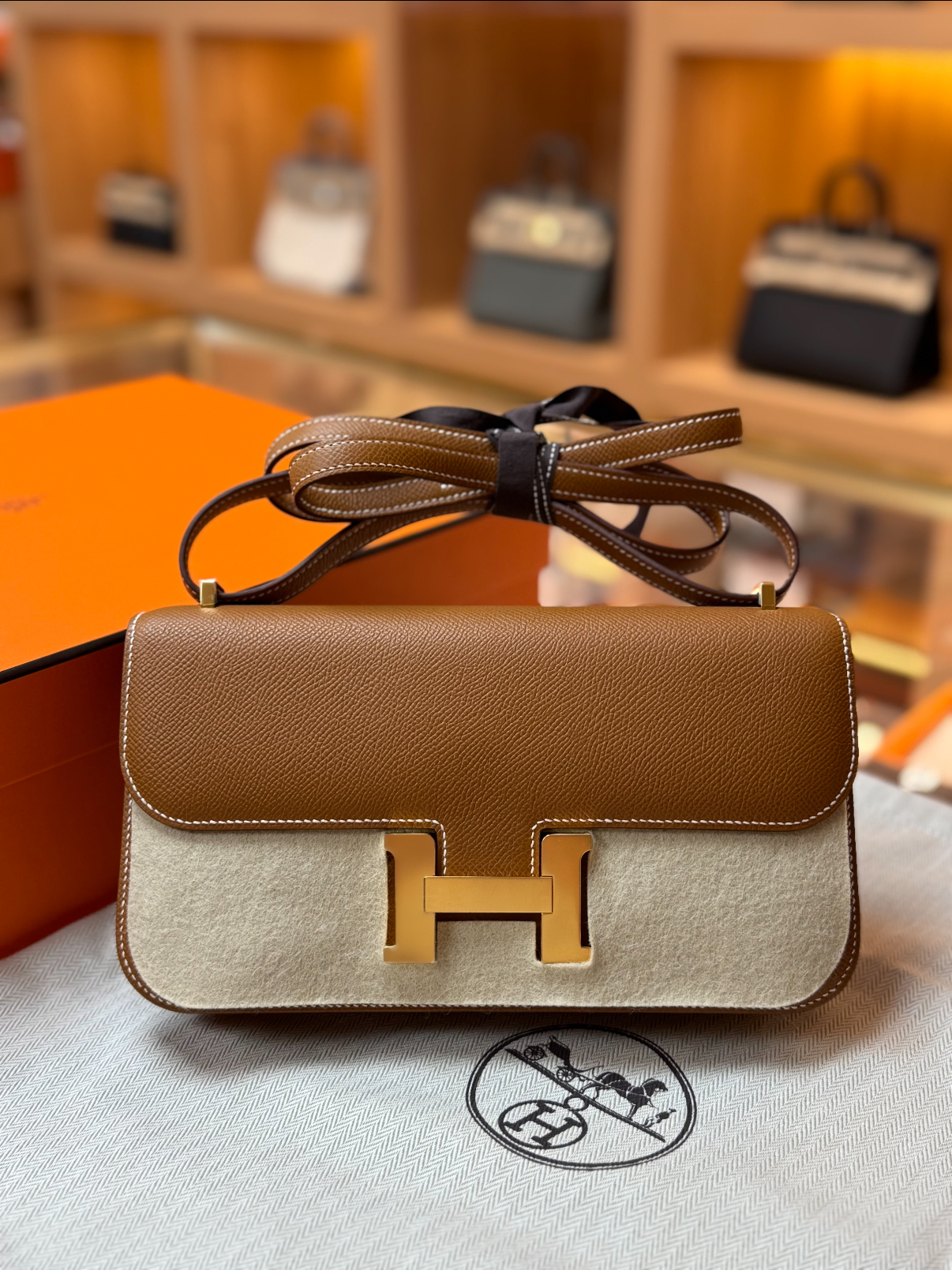 Constance gold brown gold buckle - MOVEMENTARTISAN