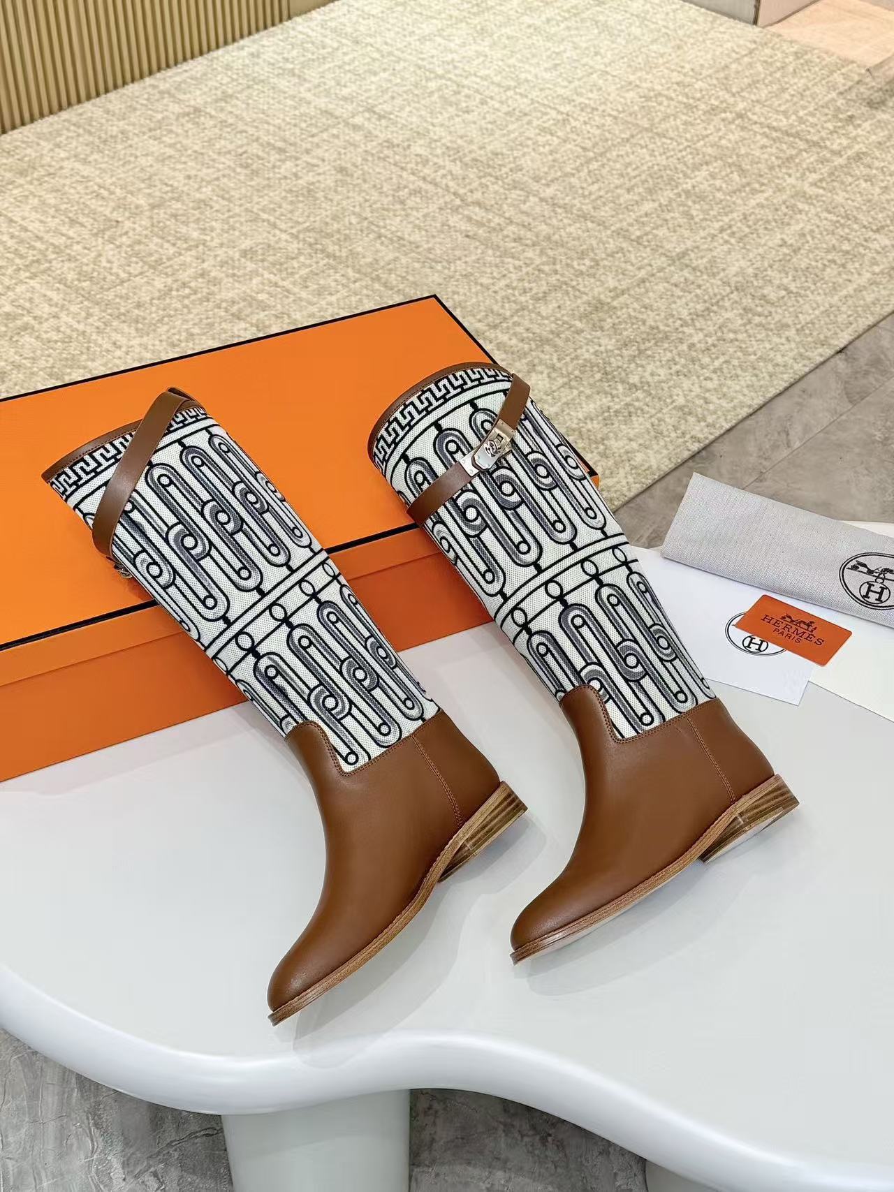 Kelly high-top knight shoes - MOVEMENTARTISAN