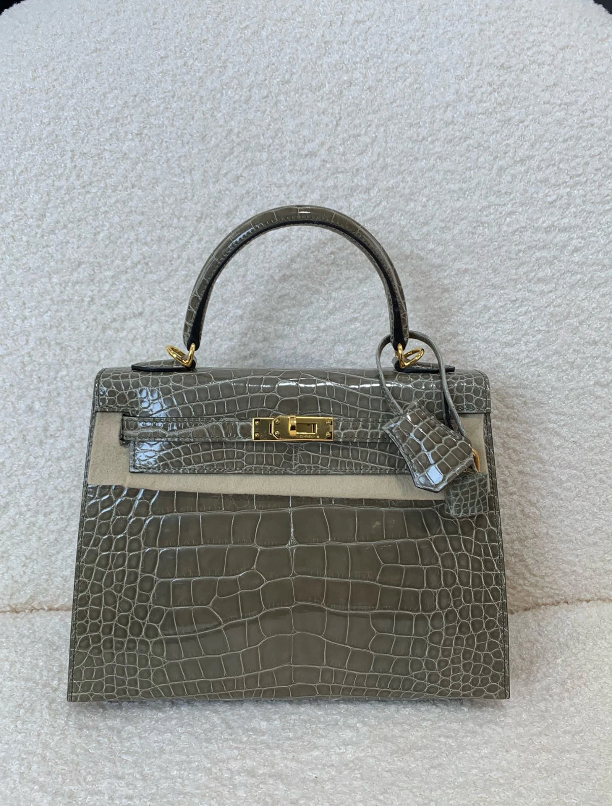 Kelly 25-28 turtledove grey crocodile leather - MOVEMENTARTISAN