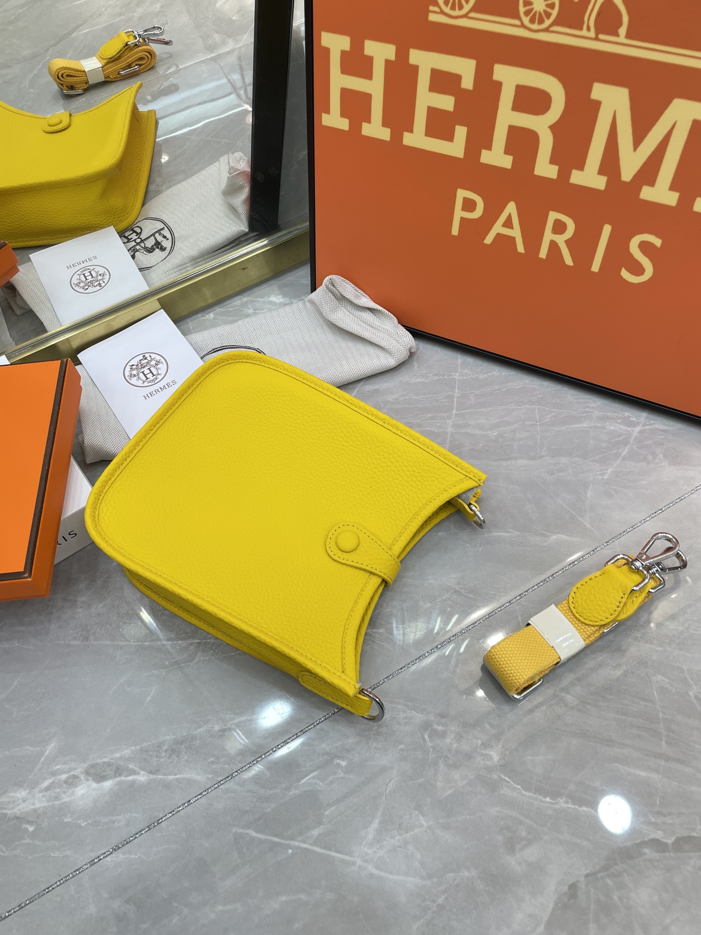 Evelyn 16-19 custom - MOVEMENTARTISAN