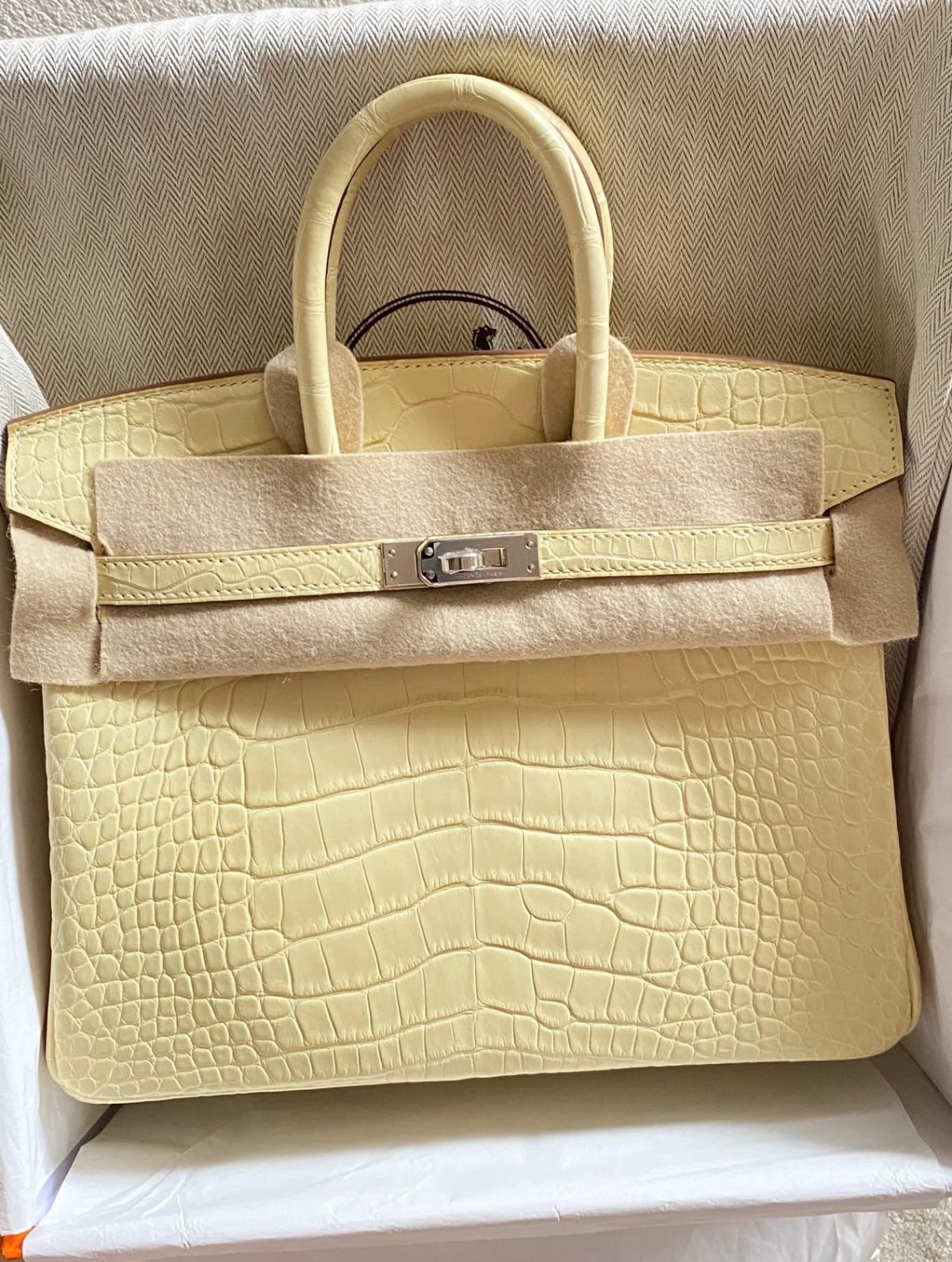 Birkin 25-30 Vanilla Crocodile Leather Custom - MOVEMENTARTISAN