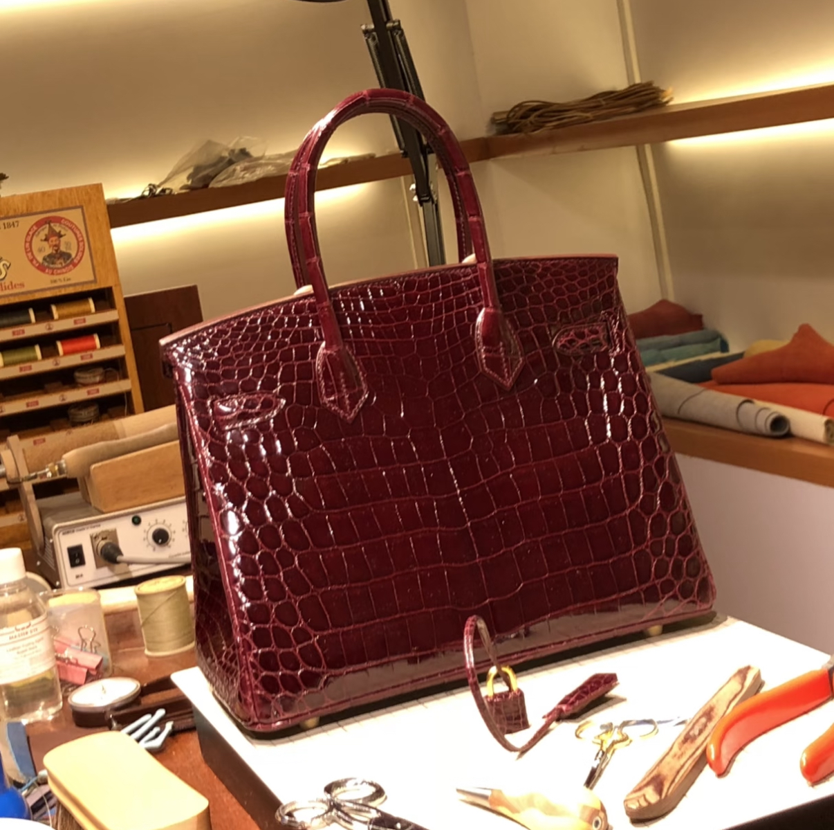 Birkin 25-35 Bordeaux Red Alligator Leather Customization - MOVEMENTARTISAN