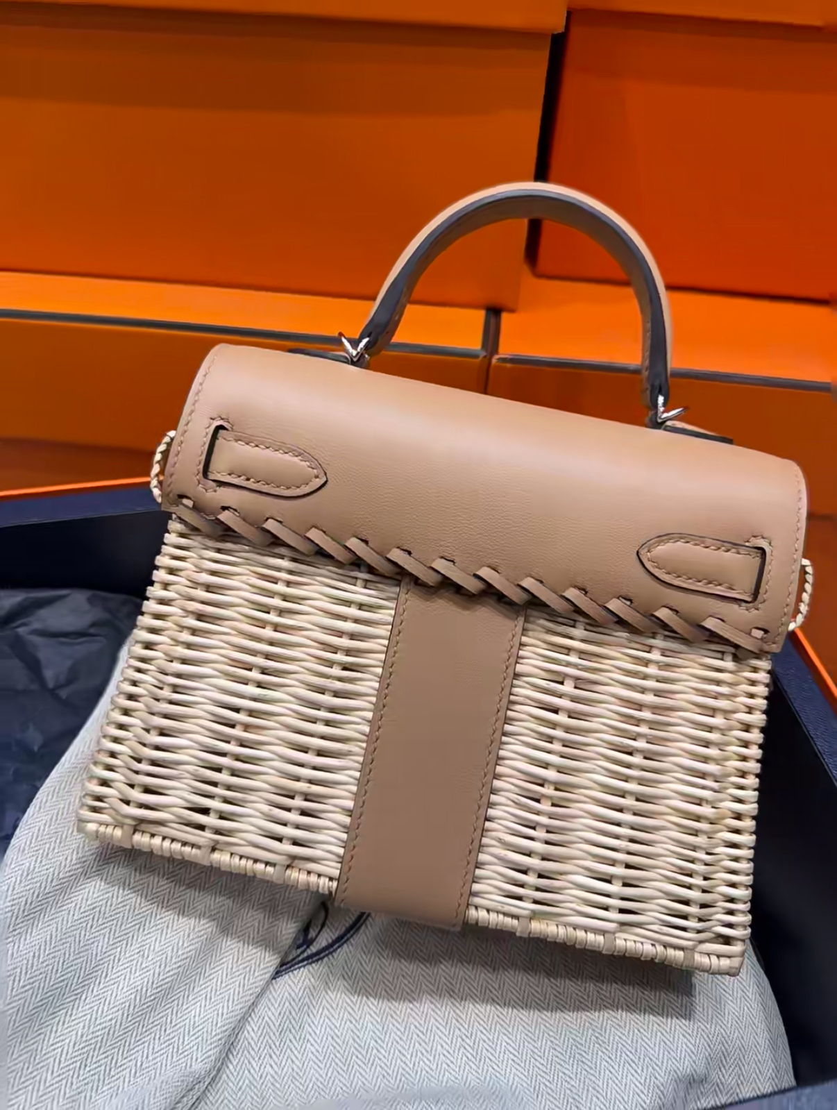 Kelly 30-35 Picnic Milk Tea - MOVEMENTARTISAN