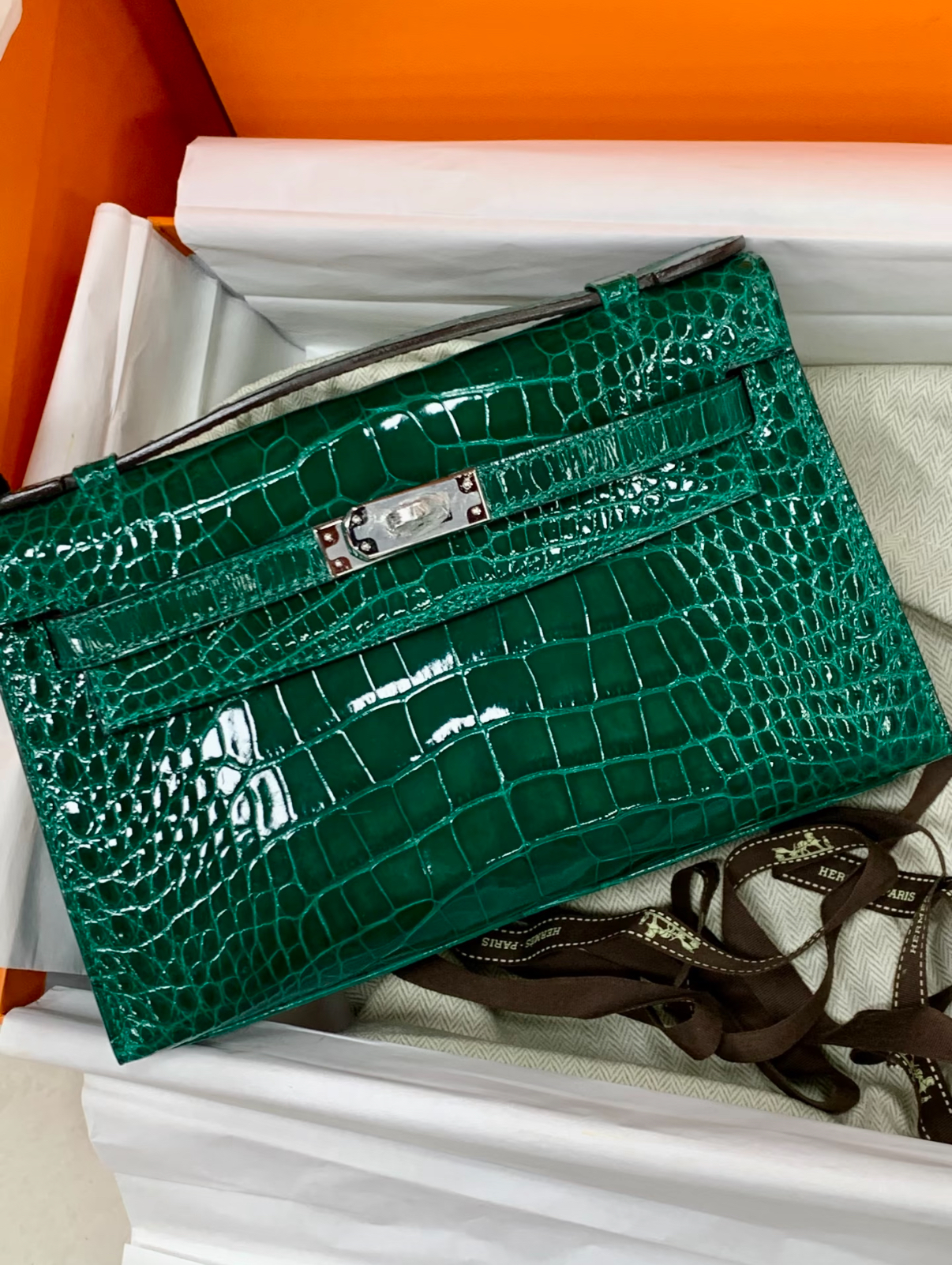 Kelly 1 American Emerald Green Shiny Silver Buckle - MOVEMENTARTISAN