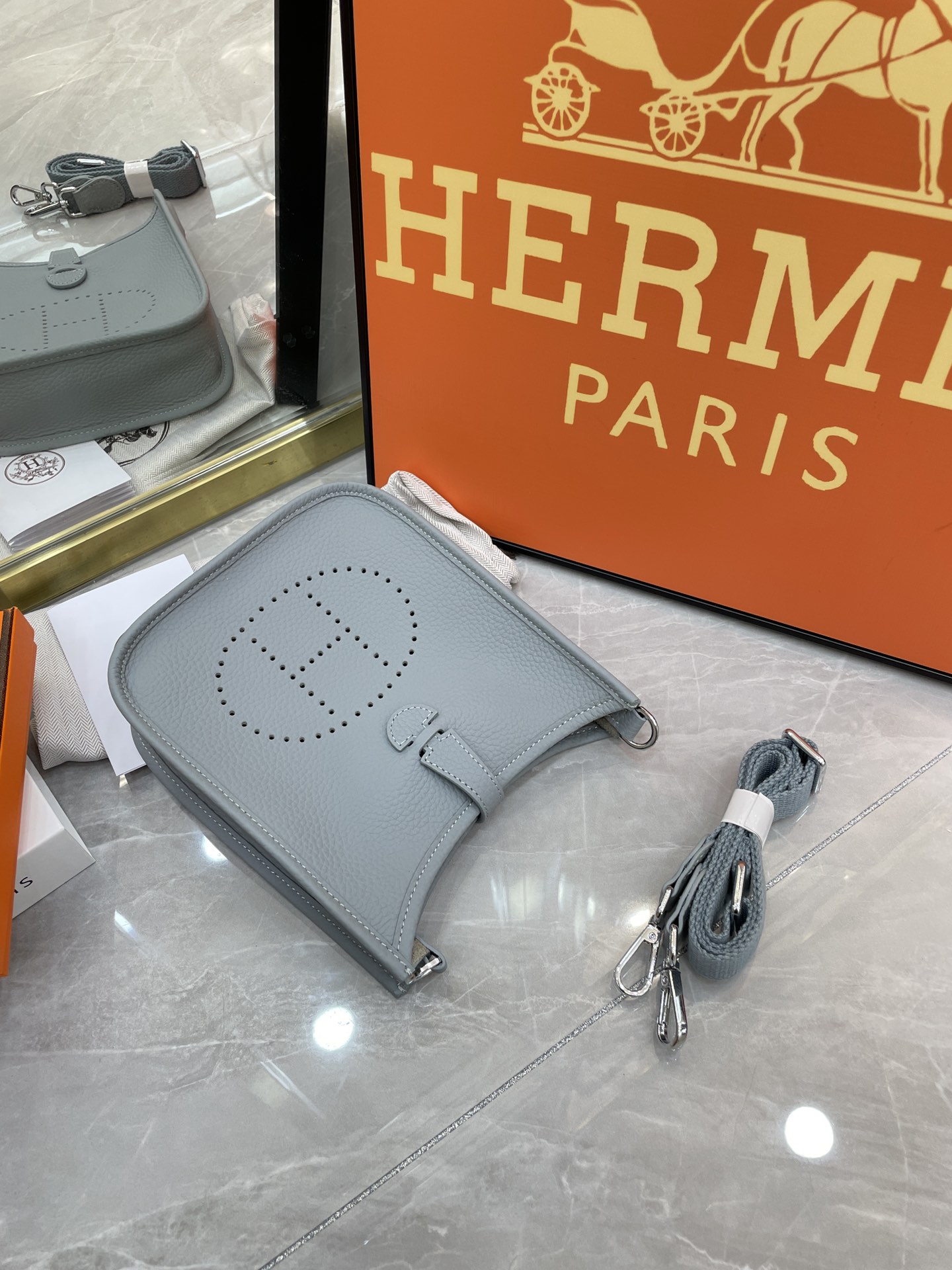 Evelyn 16-19 custom - MOVEMENTARTISAN