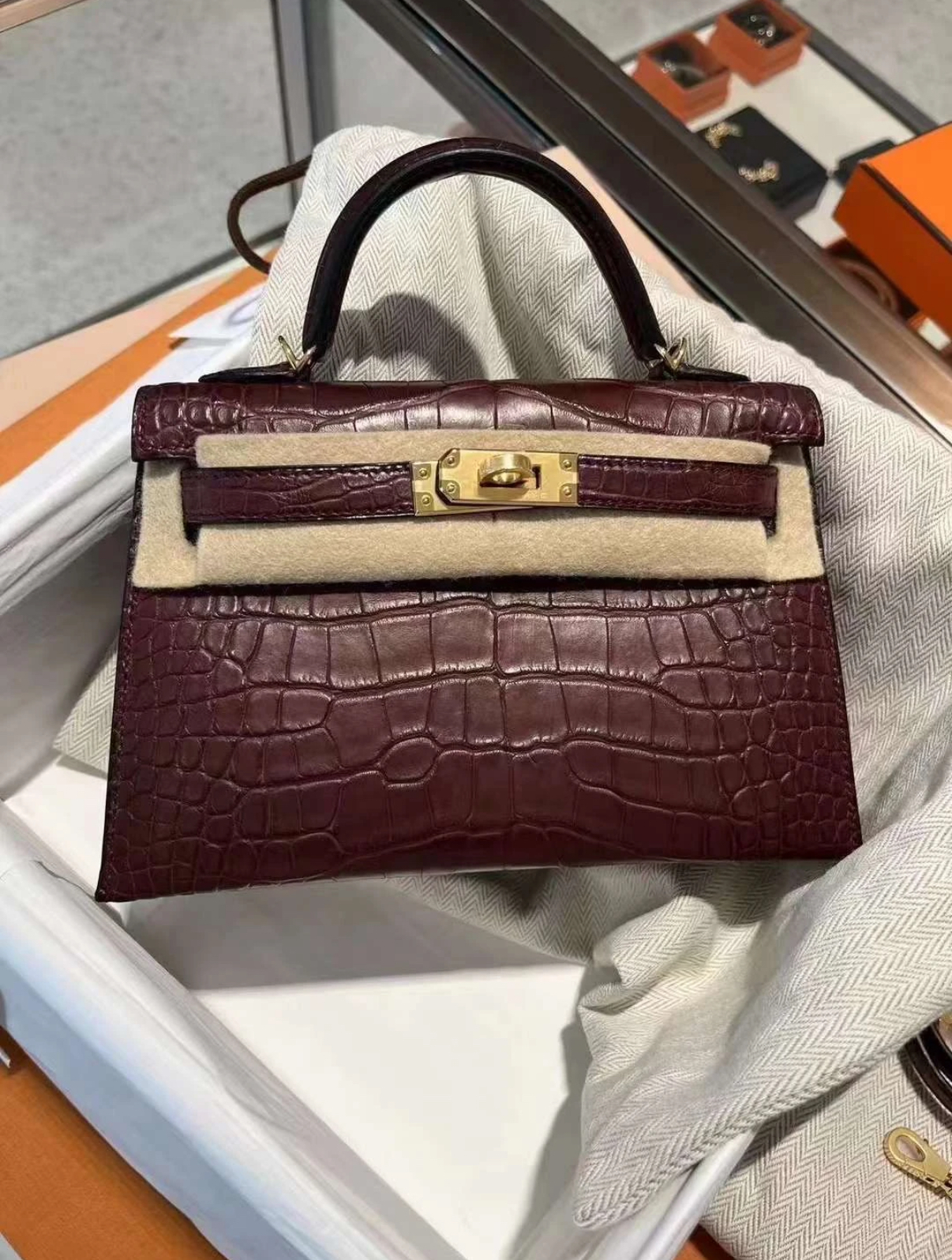 Kelly mini 20 Bordeaux red matte gold buckle crocodile leather Custom - MOVEMENTARTISAN