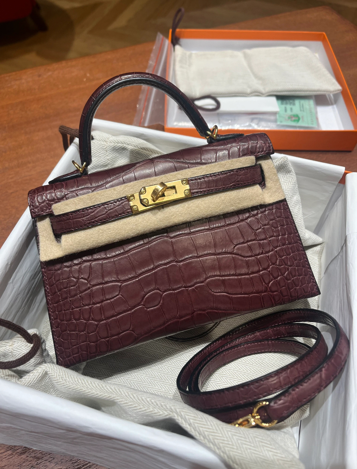 Kelly mini 20 Bordeaux red matte gold buckle crocodile leather Custom - MOVEMENTARTISAN