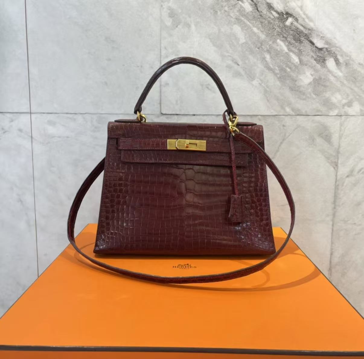 Kelly 25-28 Bordeaux red crocodile leather Custom - MOVEMENTARTISAN