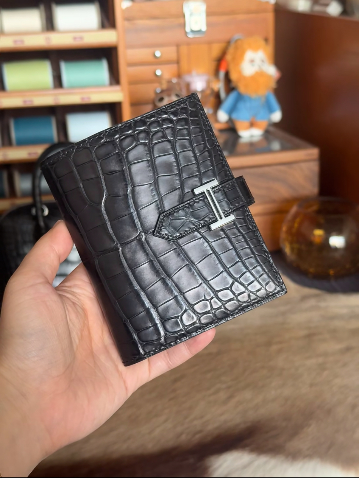 Mini Bearn card holder matte crocodile leather - MOVEMENTARTISAN