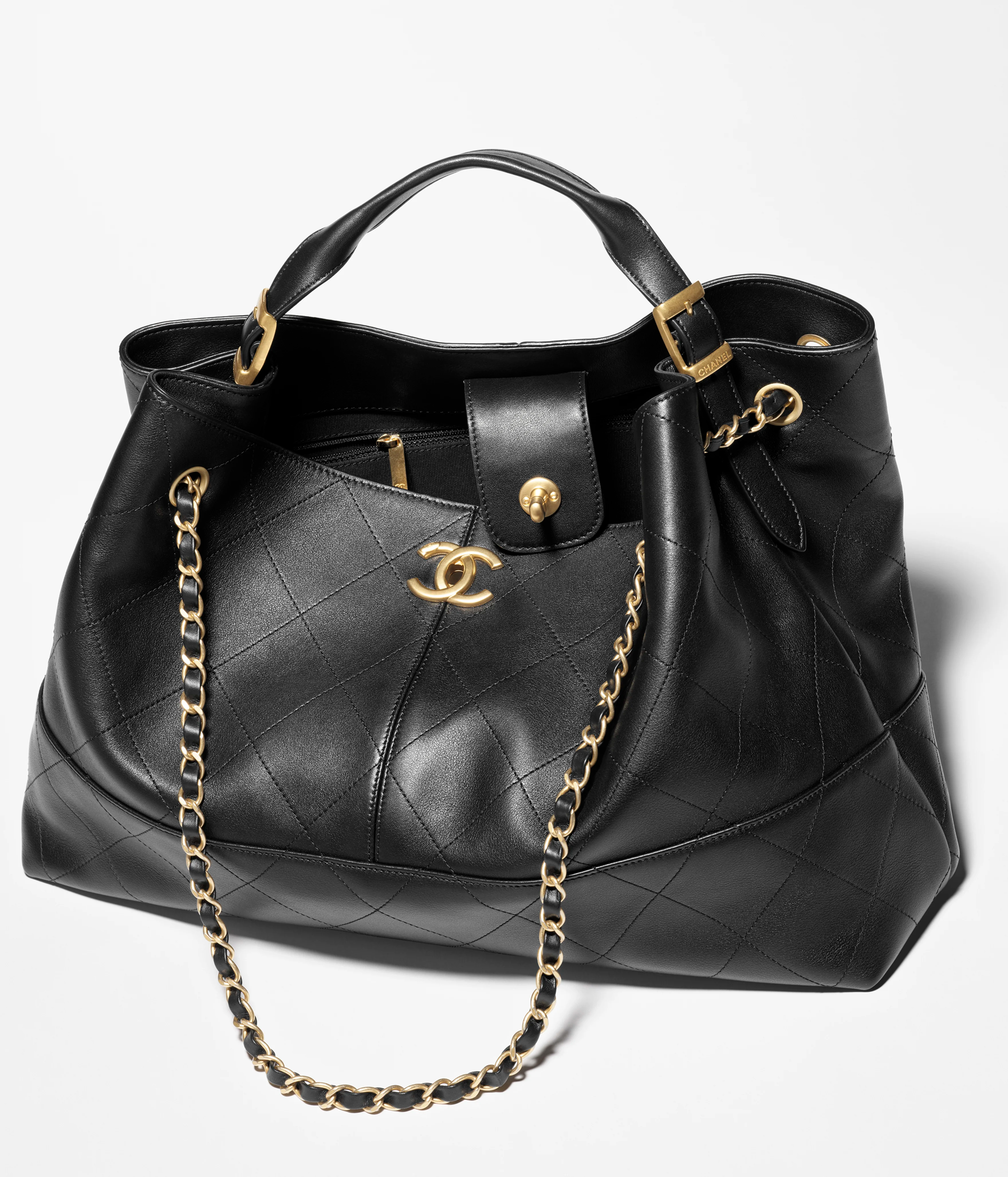 Chanel 25A Shopping Bag-Black - MOVEMENTARTISAN