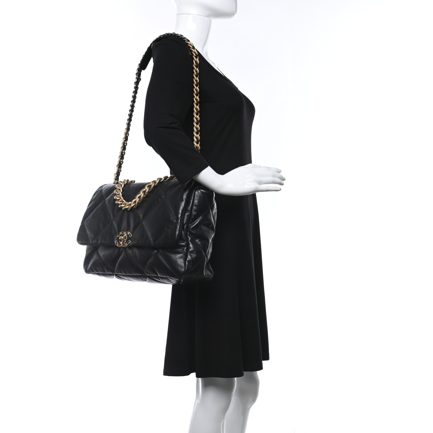 Lambskin Quilted Maxi Chanel 19 Flap Black - MOVEMENTARTISAN