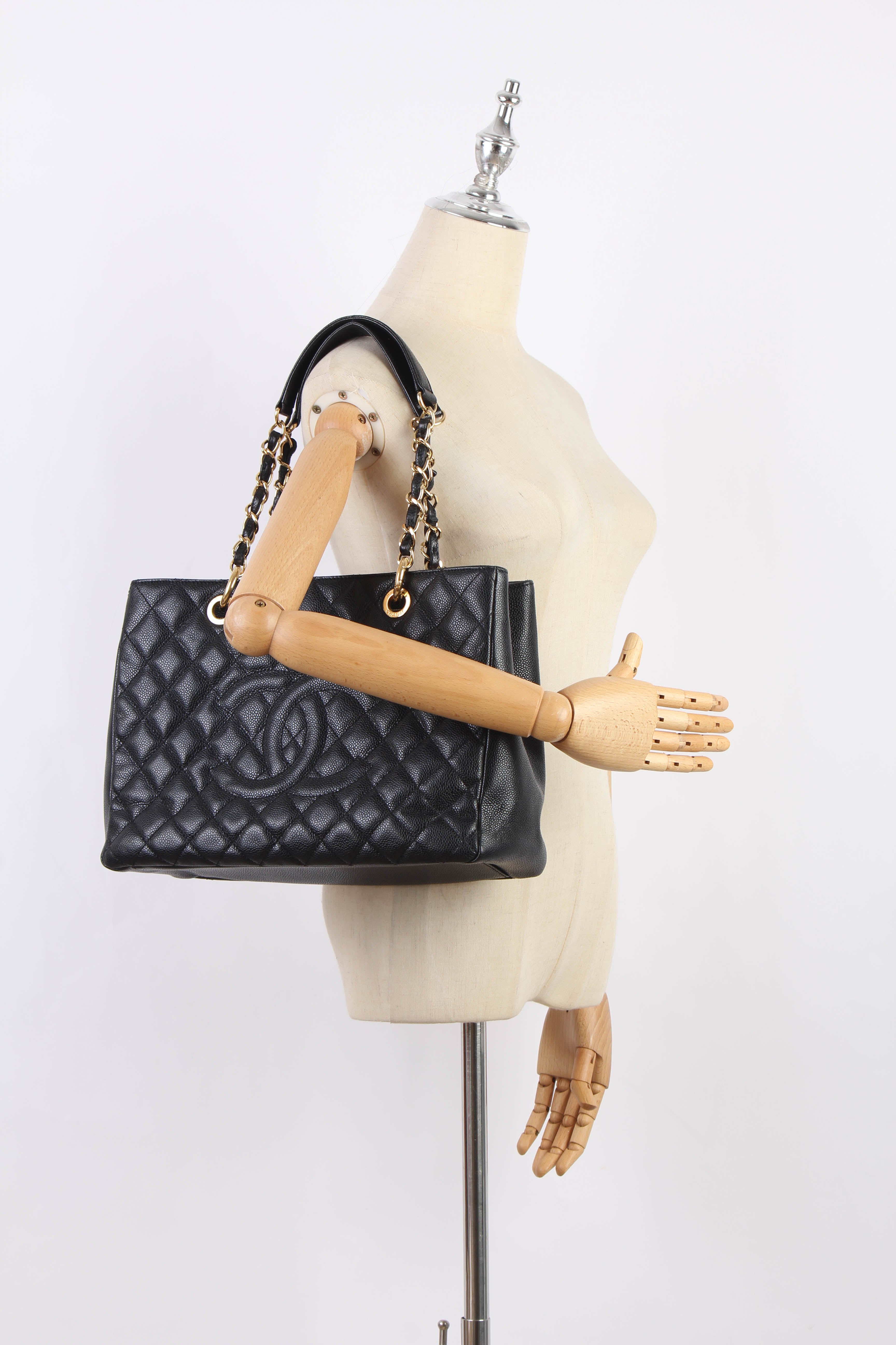 Caviar Quilted Grand Shopping Tote GST Black - Gold chain - MOVEMENTARTISAN