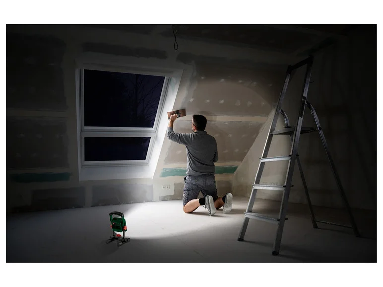 PARKSIDE® Projecteur à LED rechargeable PAS 2200 C3. 10 W